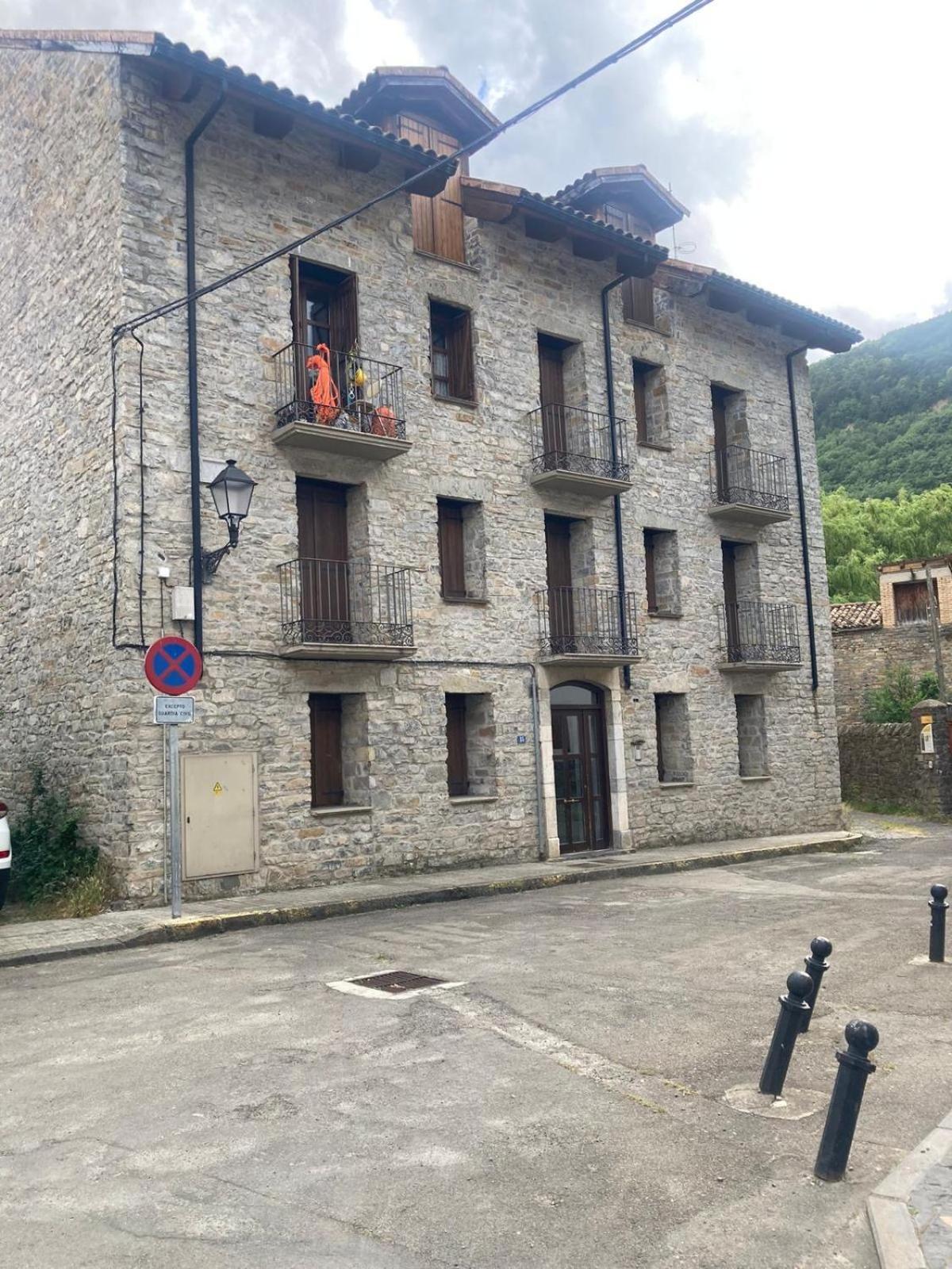 At Refugio Del Pirineo Apartment